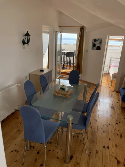 1 WEEK 4 PERSONS APARTMENT autumn-winter-spring