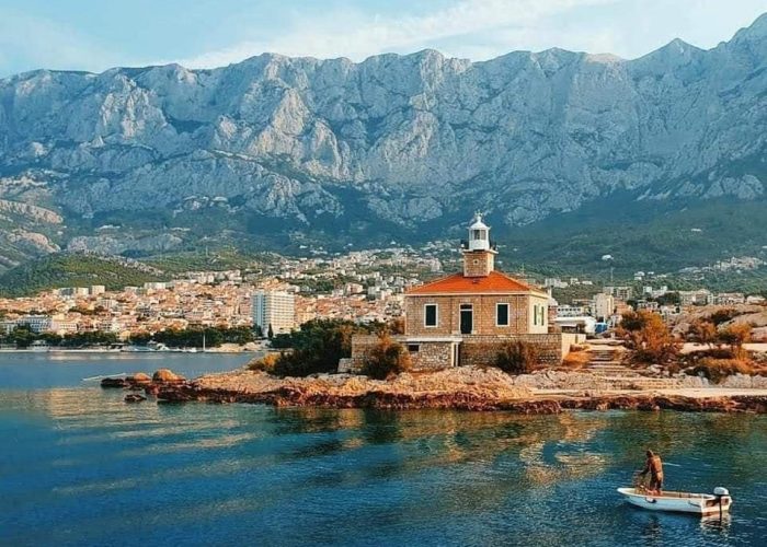 9aa56200-cbdc-4f28-8a6b-ef1af403bf40